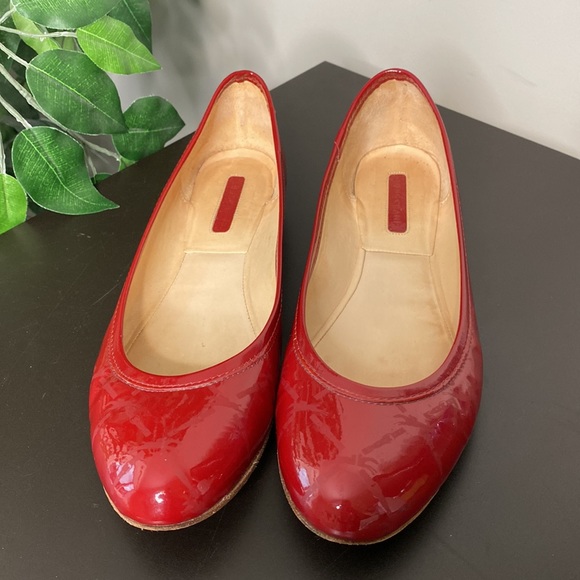 LONGCHAMP Ladies Lipstick Red Patent Leather Ballet Flats Size 38.5 US 7.5 - Picture 2 of 16